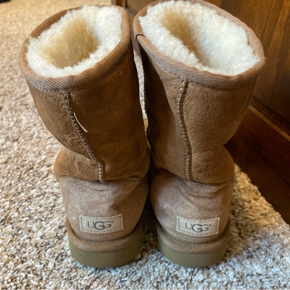 Ugg Classic Short II Chestnut Brown size 9 - Picture 3 of 7